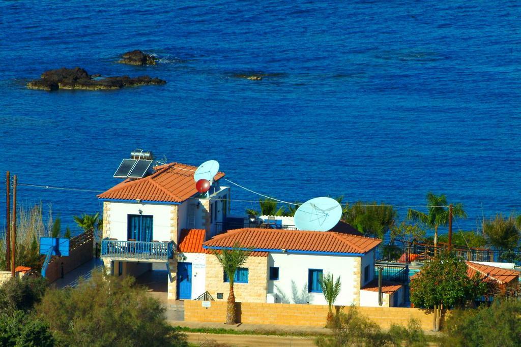 Astrofegia Beachfront Villa ポモス 部屋 写真
