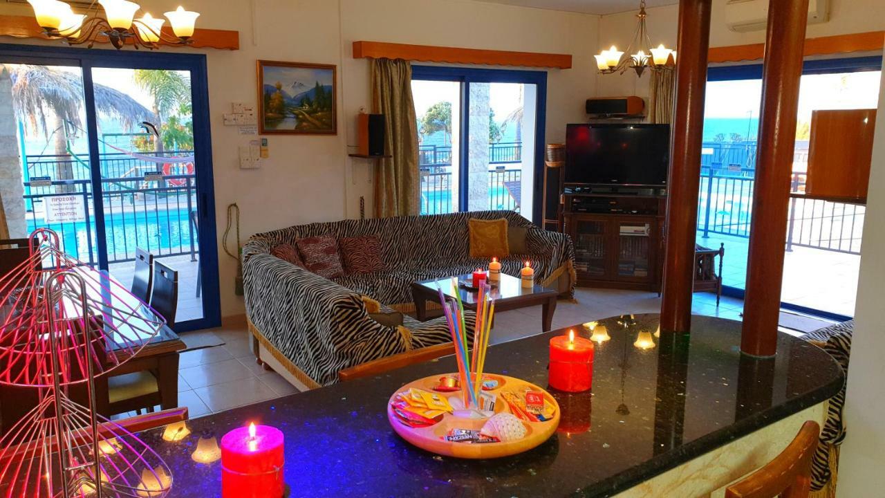 Astrofegia Beachfront Villa ポモス エクステリア 写真