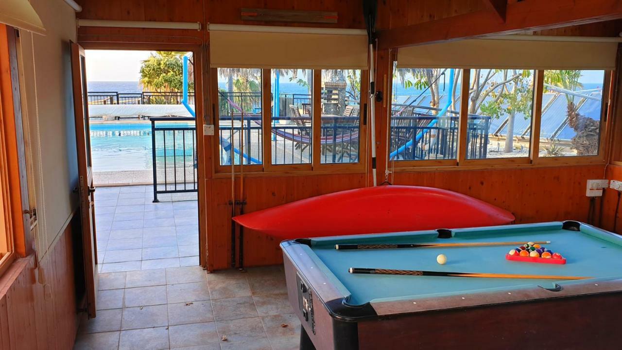 Astrofegia Beachfront Villa ポモス エクステリア 写真