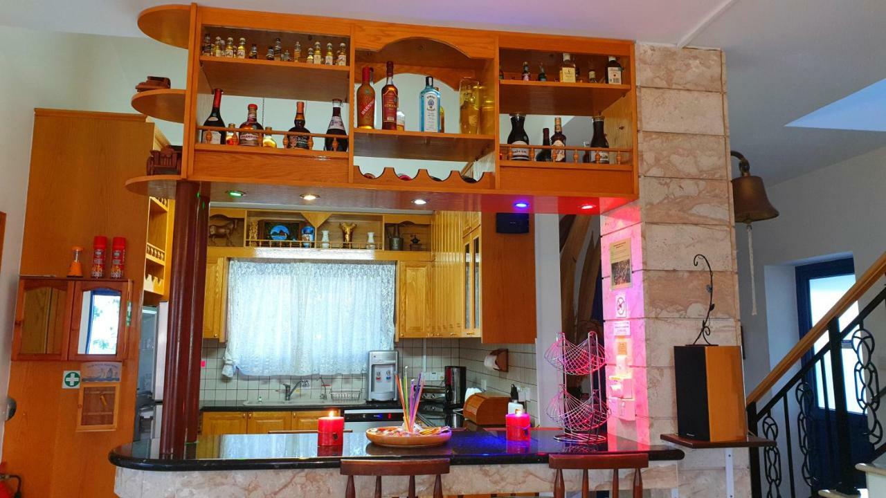 Astrofegia Beachfront Villa ポモス エクステリア 写真