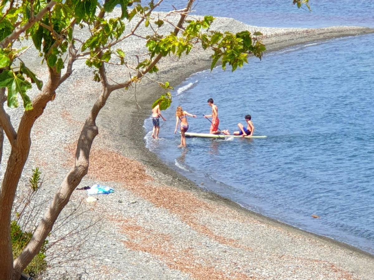 Astrofegia Beachfront Villa ポモス エクステリア 写真